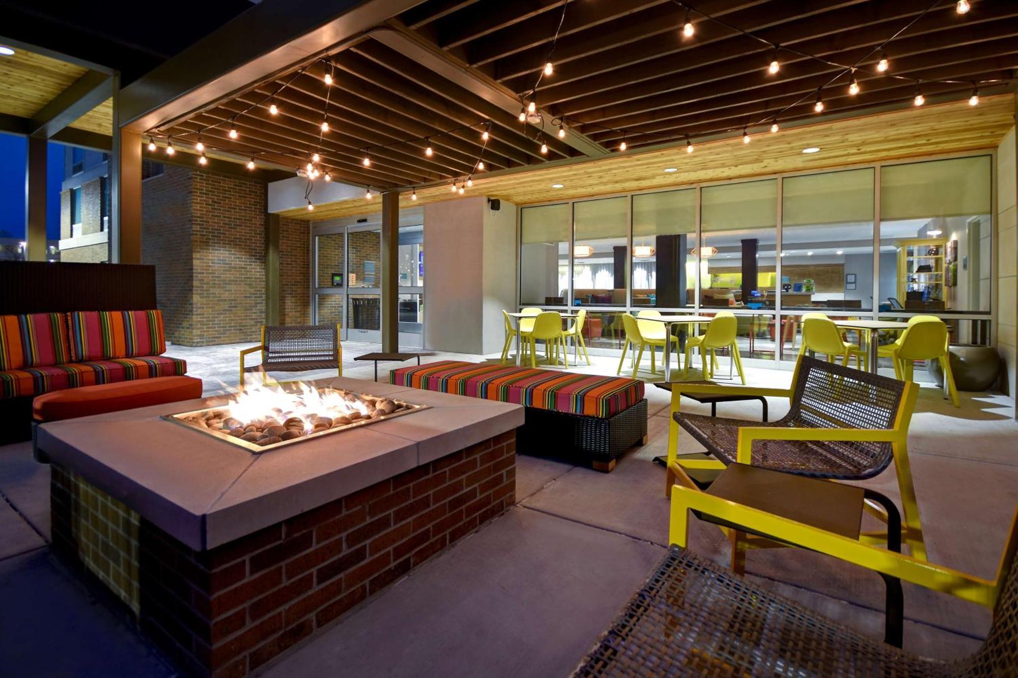 Home2 Suites Wichita Downtown Delano, Ks ภายนอก รูปภาพ